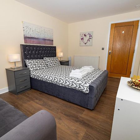 Two Bed Apartment Near Canary Wharf Лондон Екстериор снимка