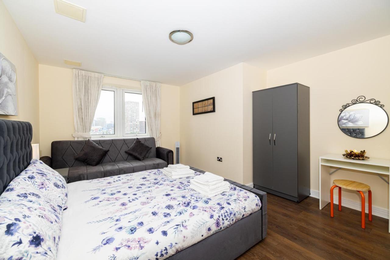 Two Bed Apartment Near Canary Wharf Лондон Екстериор снимка