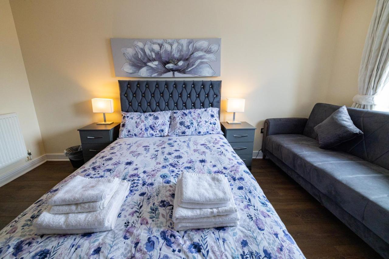 Two Bed Apartment Near Canary Wharf Лондон Екстериор снимка