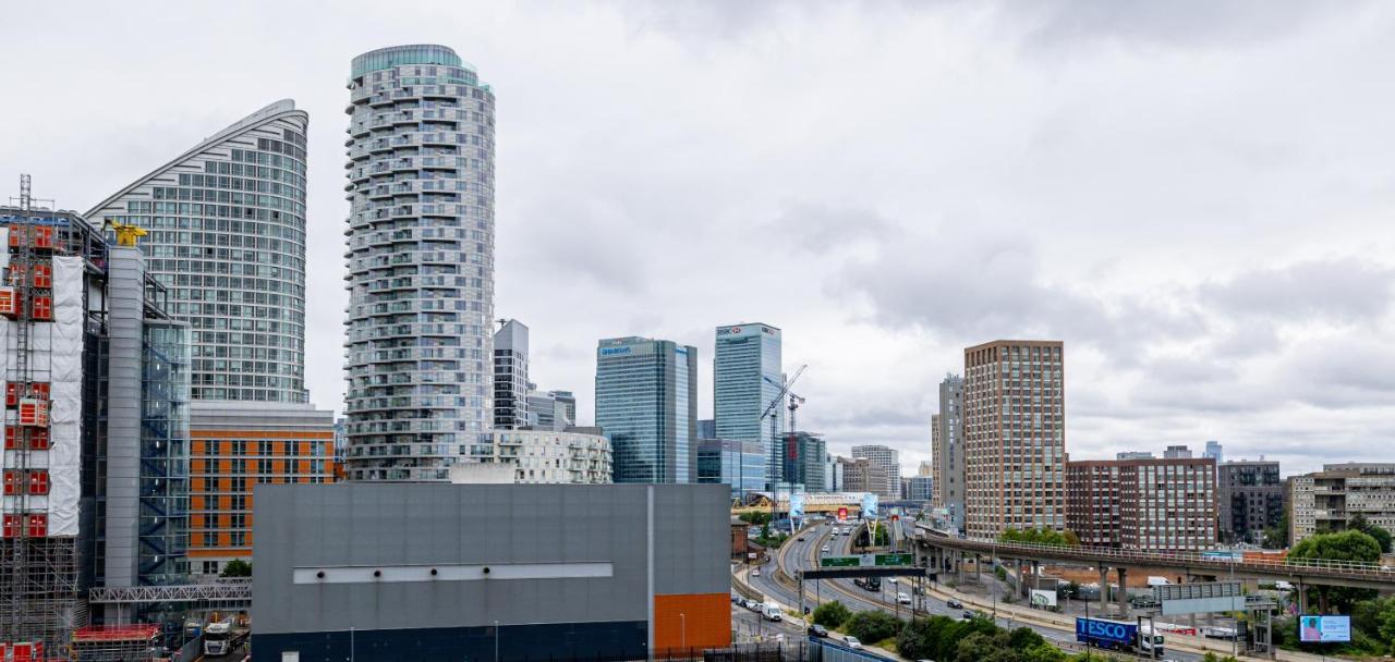 Two Bed Apartment Near Canary Wharf Лондон Екстериор снимка