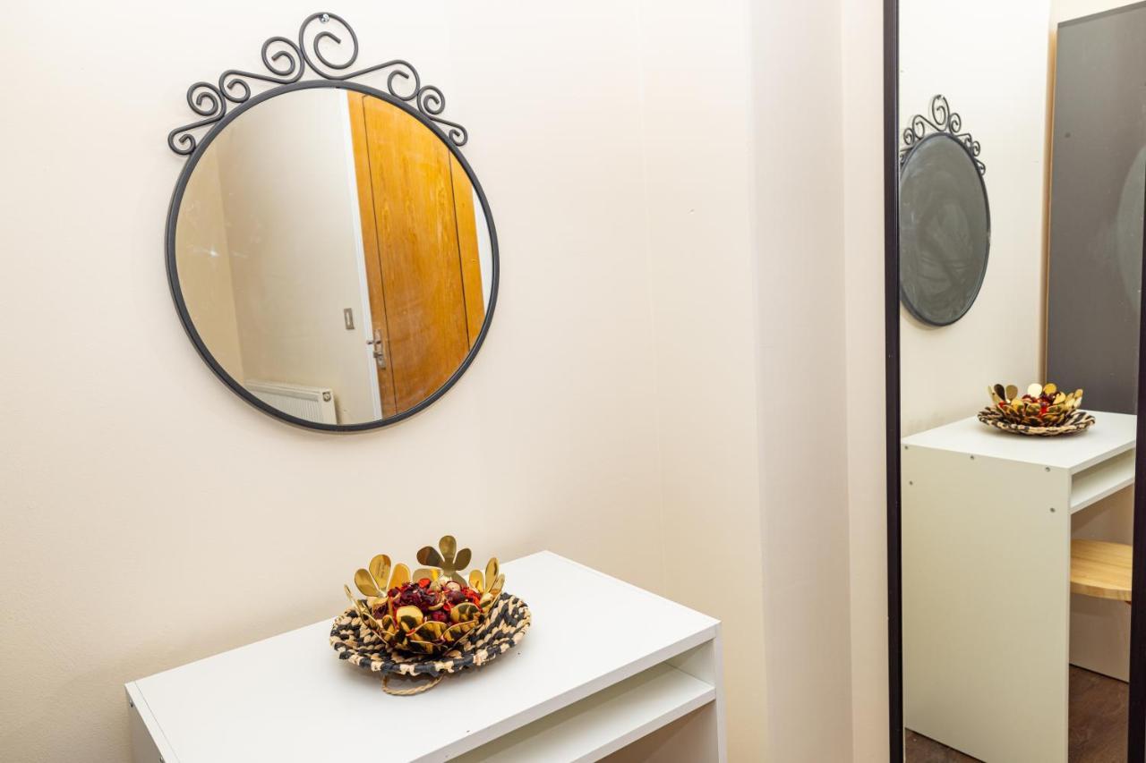 Two Bed Apartment Near Canary Wharf Лондон Екстериор снимка