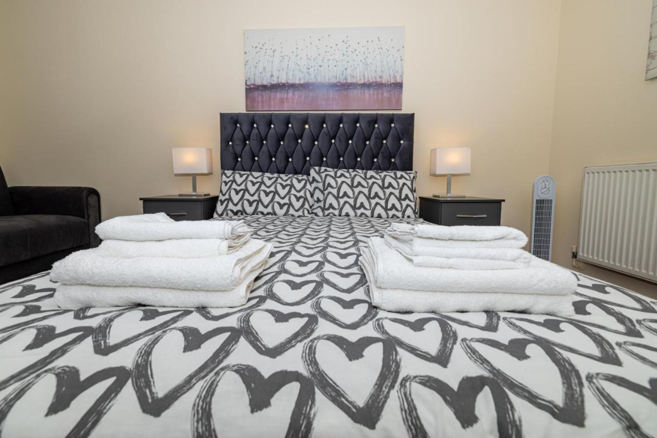 Two Bed Apartment Near Canary Wharf Лондон Екстериор снимка
