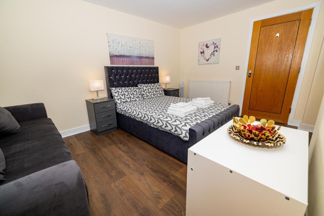 Two Bed Apartment Near Canary Wharf Лондон Екстериор снимка