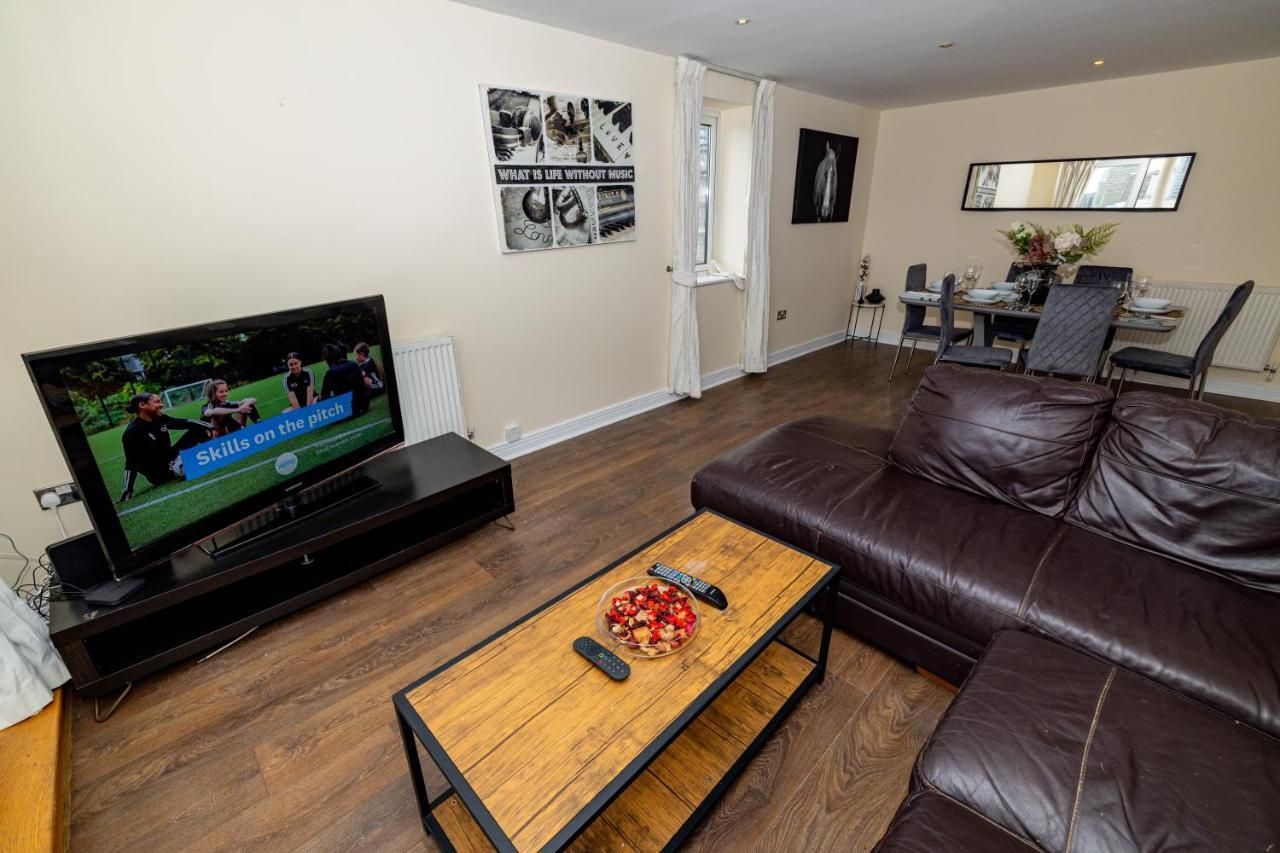 Two Bed Apartment Near Canary Wharf Лондон Екстериор снимка