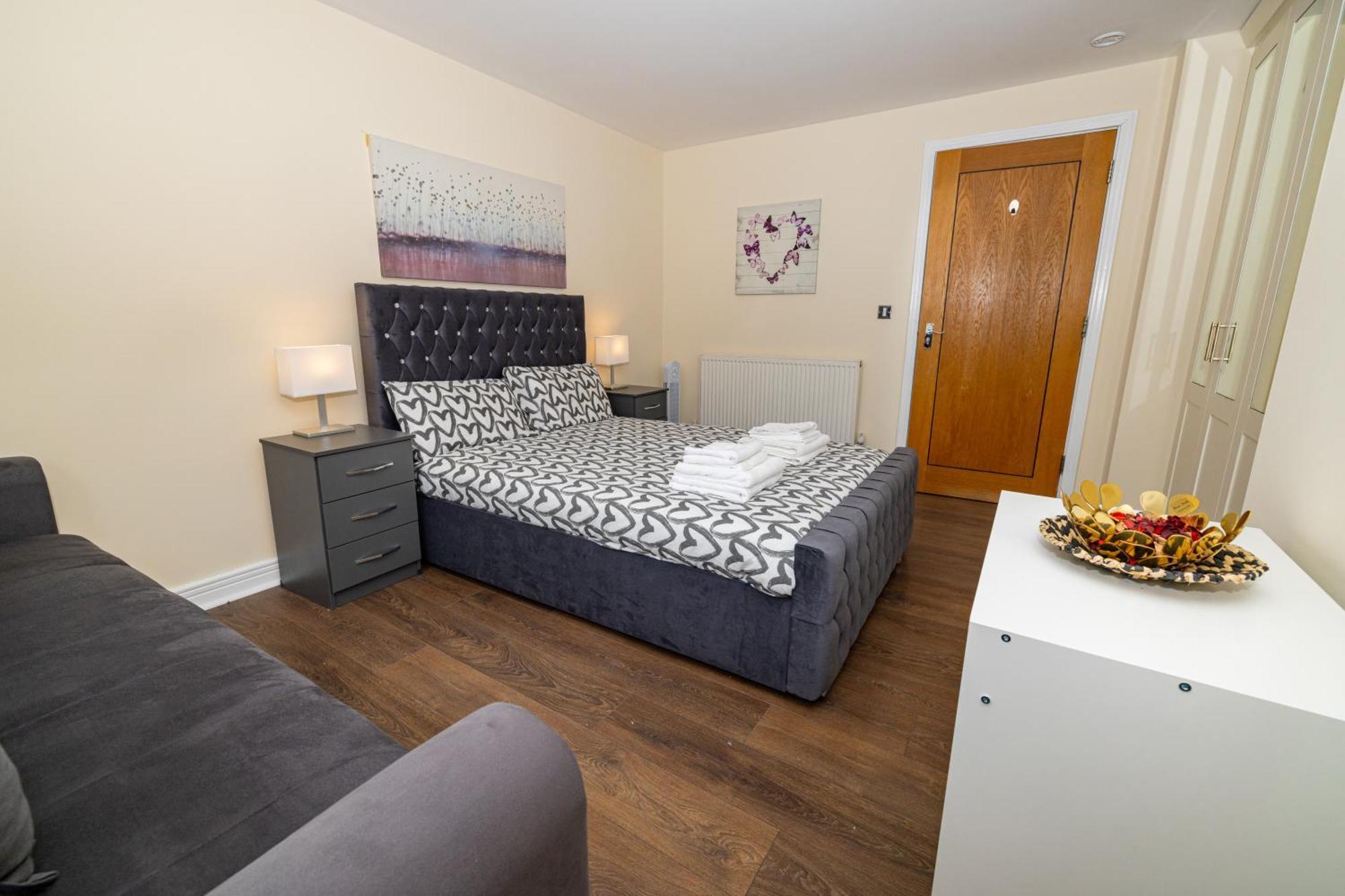 Two Bed Apartment Near Canary Wharf Лондон Екстериор снимка