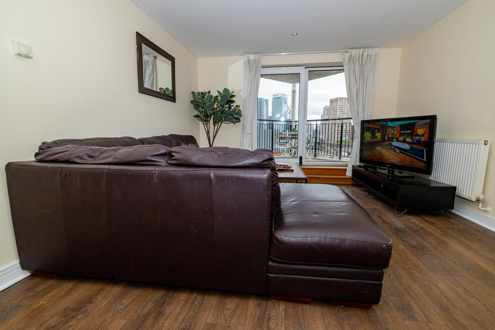 Two Bed Apartment Near Canary Wharf Лондон Екстериор снимка