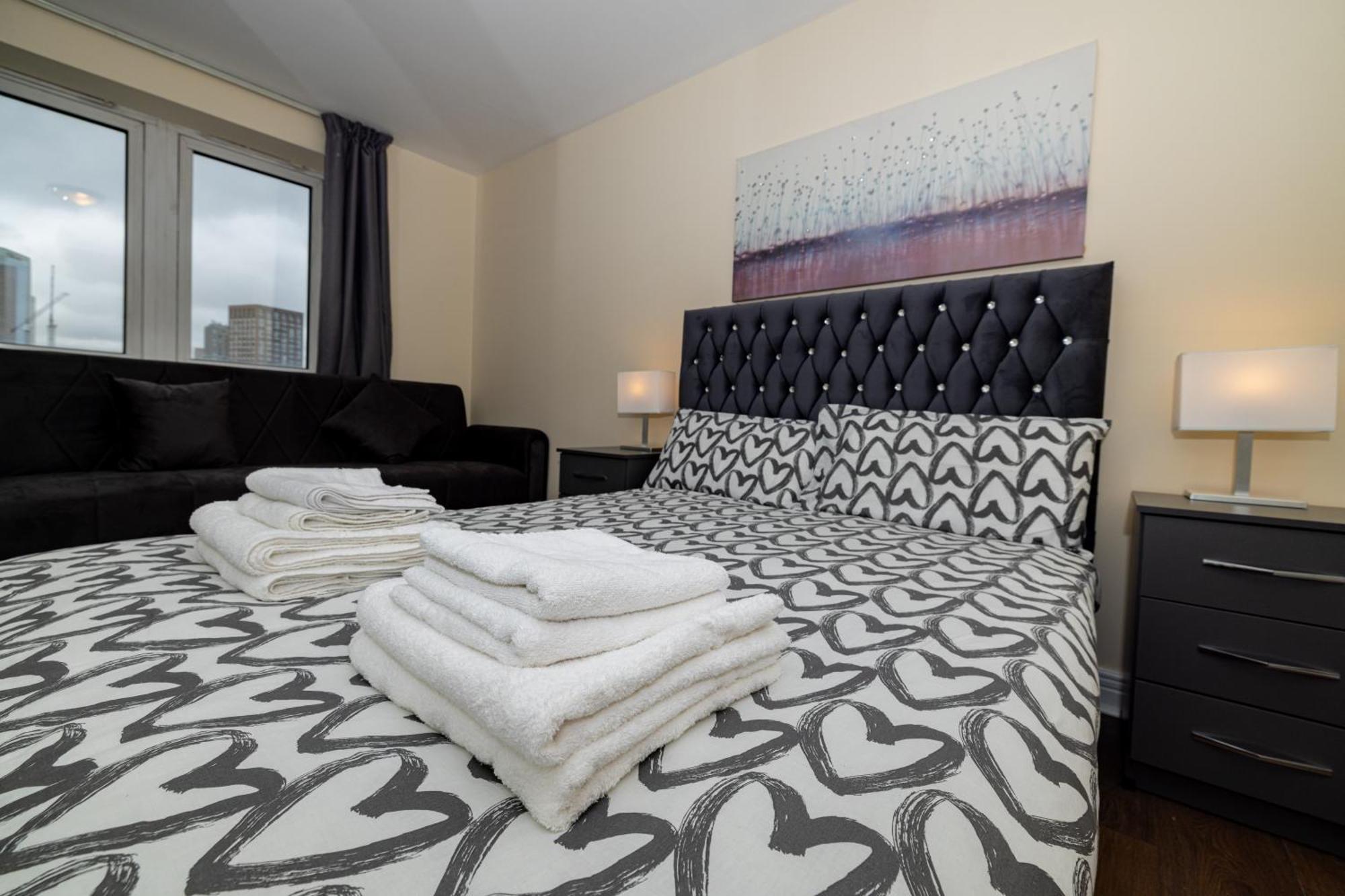 Two Bed Apartment Near Canary Wharf Лондон Екстериор снимка